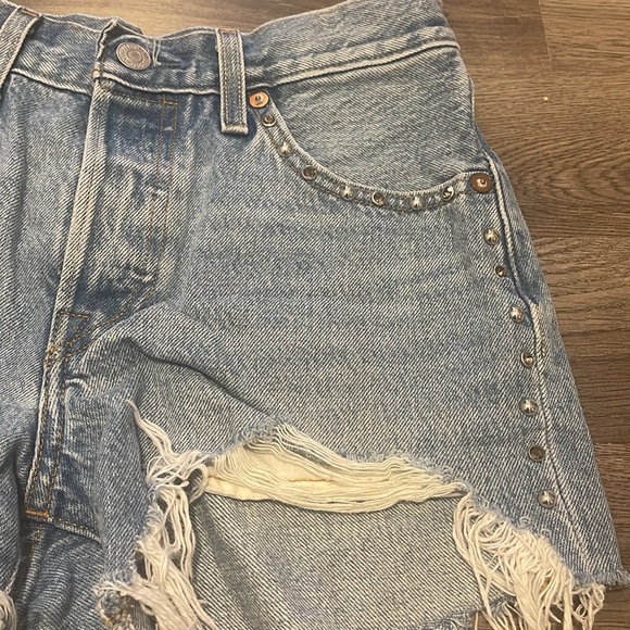 Levi shorts - Picture 2 of 4
